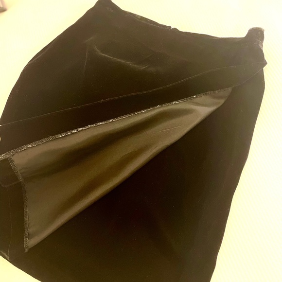 Betty Pol black velvet skirt. - Picture 1 of 5